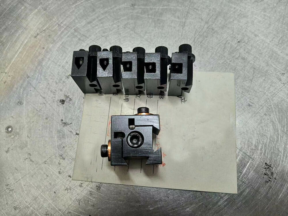 Quick change tool post